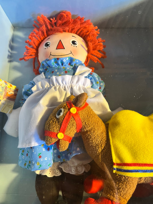 The Camel with the Wrinkled Knees! Raggedy Ann and Camel