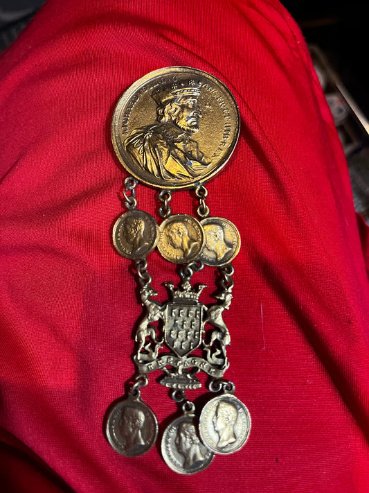 Rare Vintage Goldtone Brooch